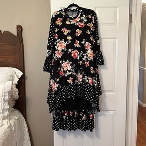 Beautiful floral/polka dot set!